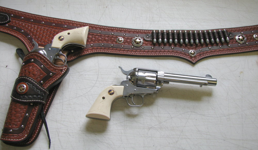Adults Cowboy Double Holster with Guns Gun Revolver Wild West Six Shooter  CREAM